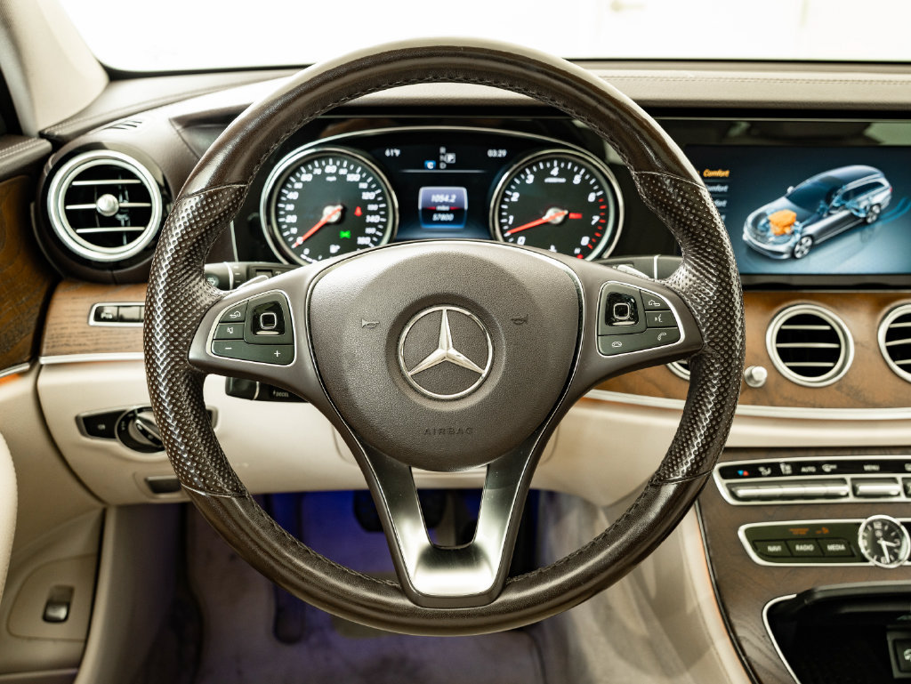 Used 2018 Mercedes-Benz E 400 4MATIC Wagon image 41