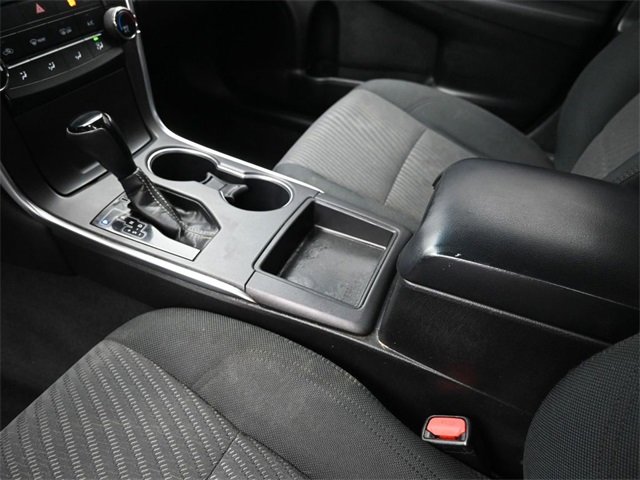 Used 2016 Toyota Camry LE image 19