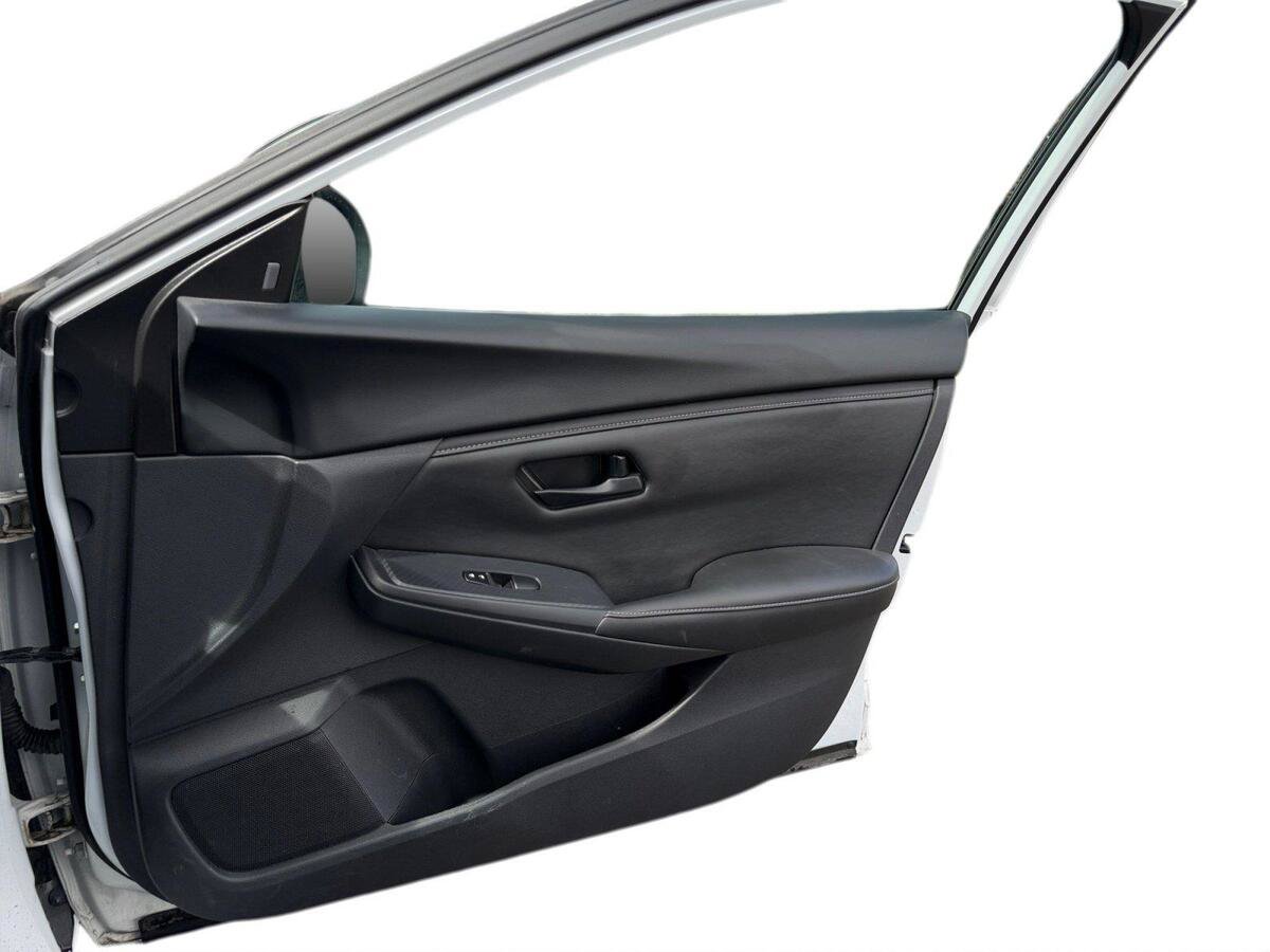 Used 2025 Nissan Sentra S FWD image 17