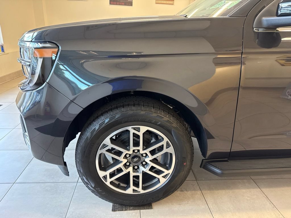 New 2026 Ford Expedition Active AWD/4WD image 4