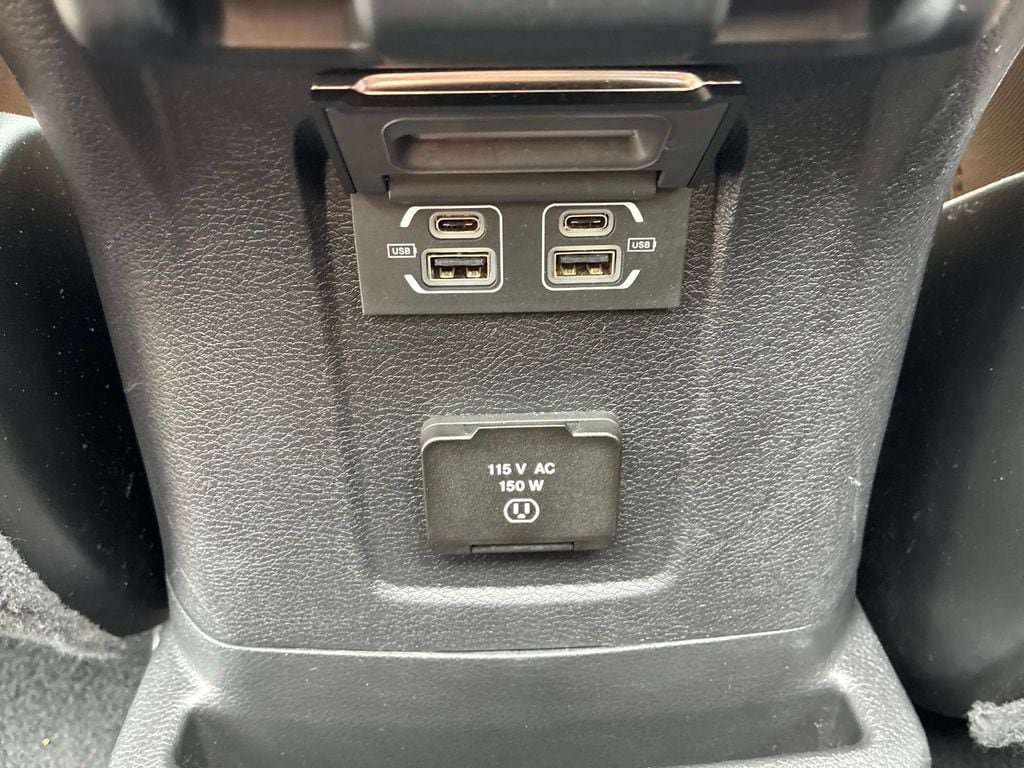 Used 2023 Jeep Wrangler Unlimited Sahara w/ Cold Weather Group AWD/4WD image 18