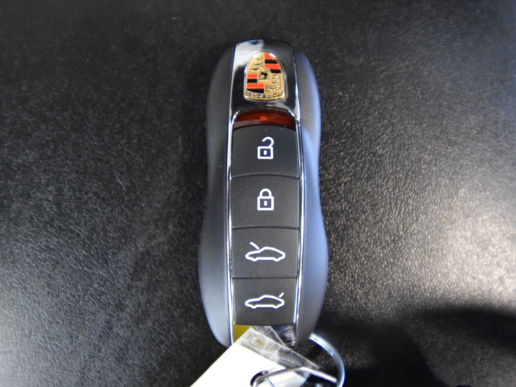 Used 2025 Porsche 718 Boxster image 46