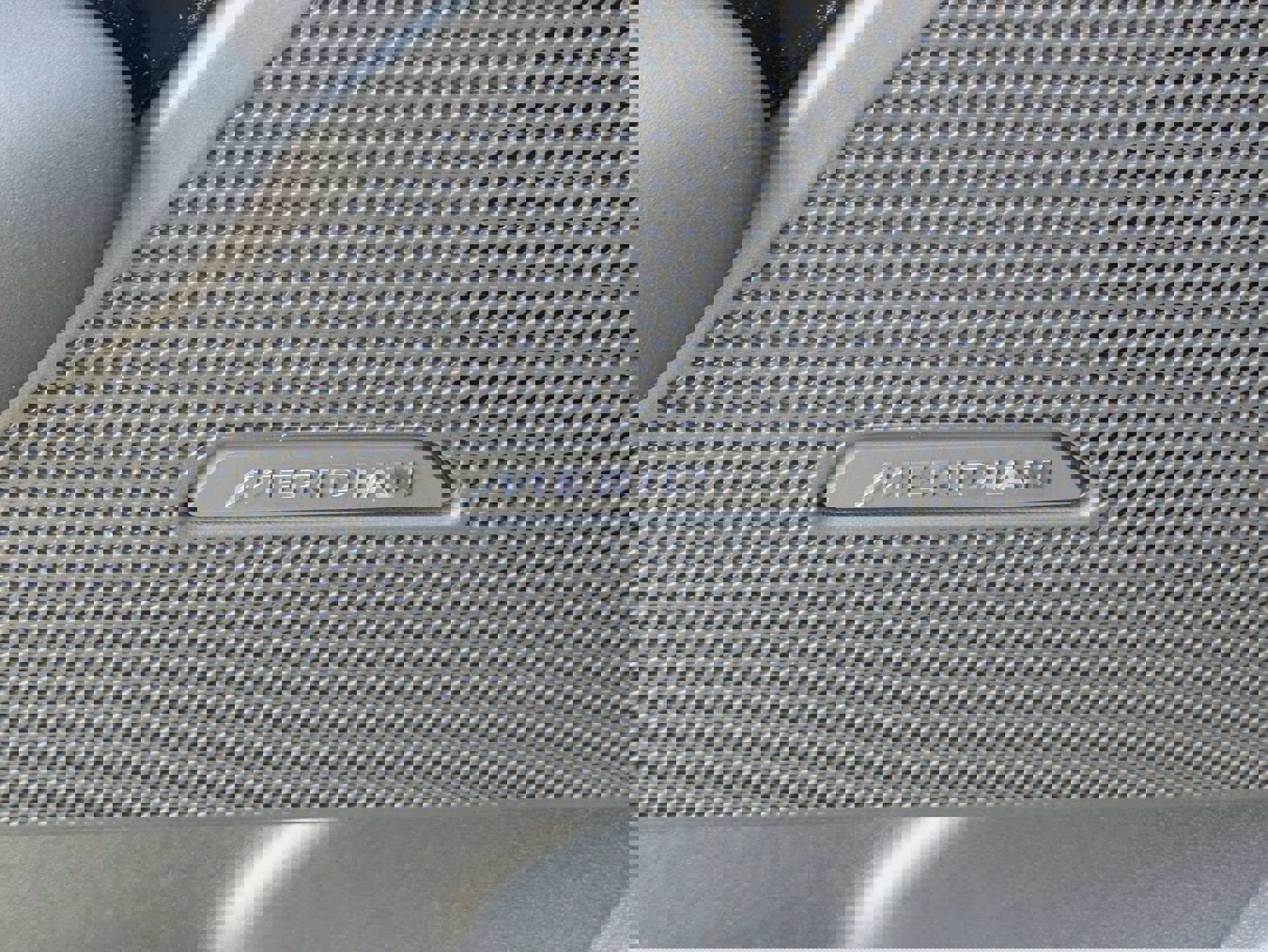 New 2026 Land Rover Range Rover Velar Dynamic SE AWD/4WD image 22