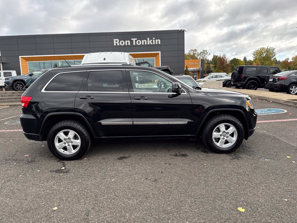 Used 2013 Jeep Grand Cherokee Laredo w/ Laredo E Group AWD/4WD image 10