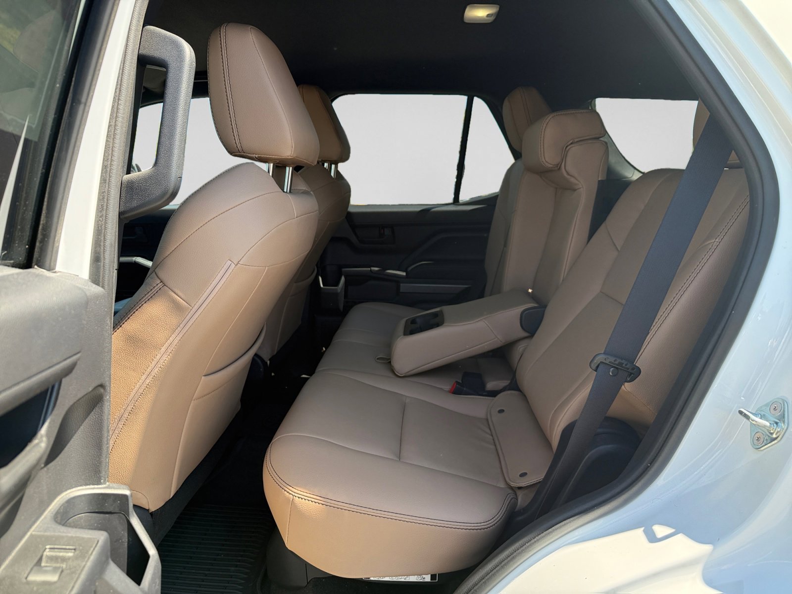 Used 2025 Toyota 4Runner SR5 AWD/4WD image 16