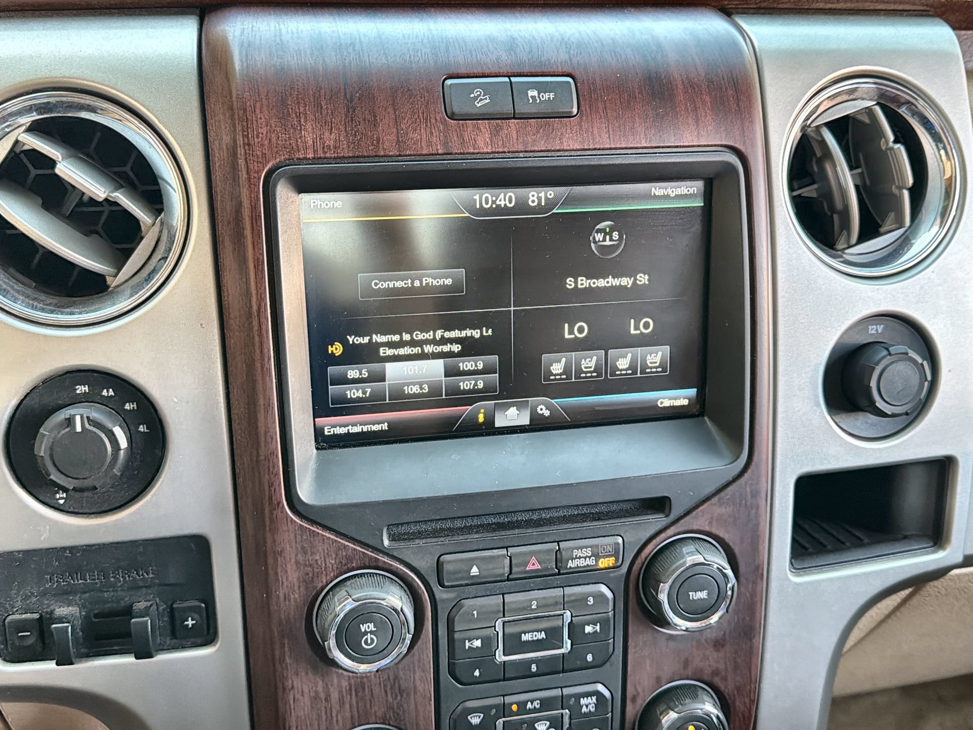 Used 2014 Ford F150 King Ranch w/ King Ranch Luxury Package AWD/4WD image 16