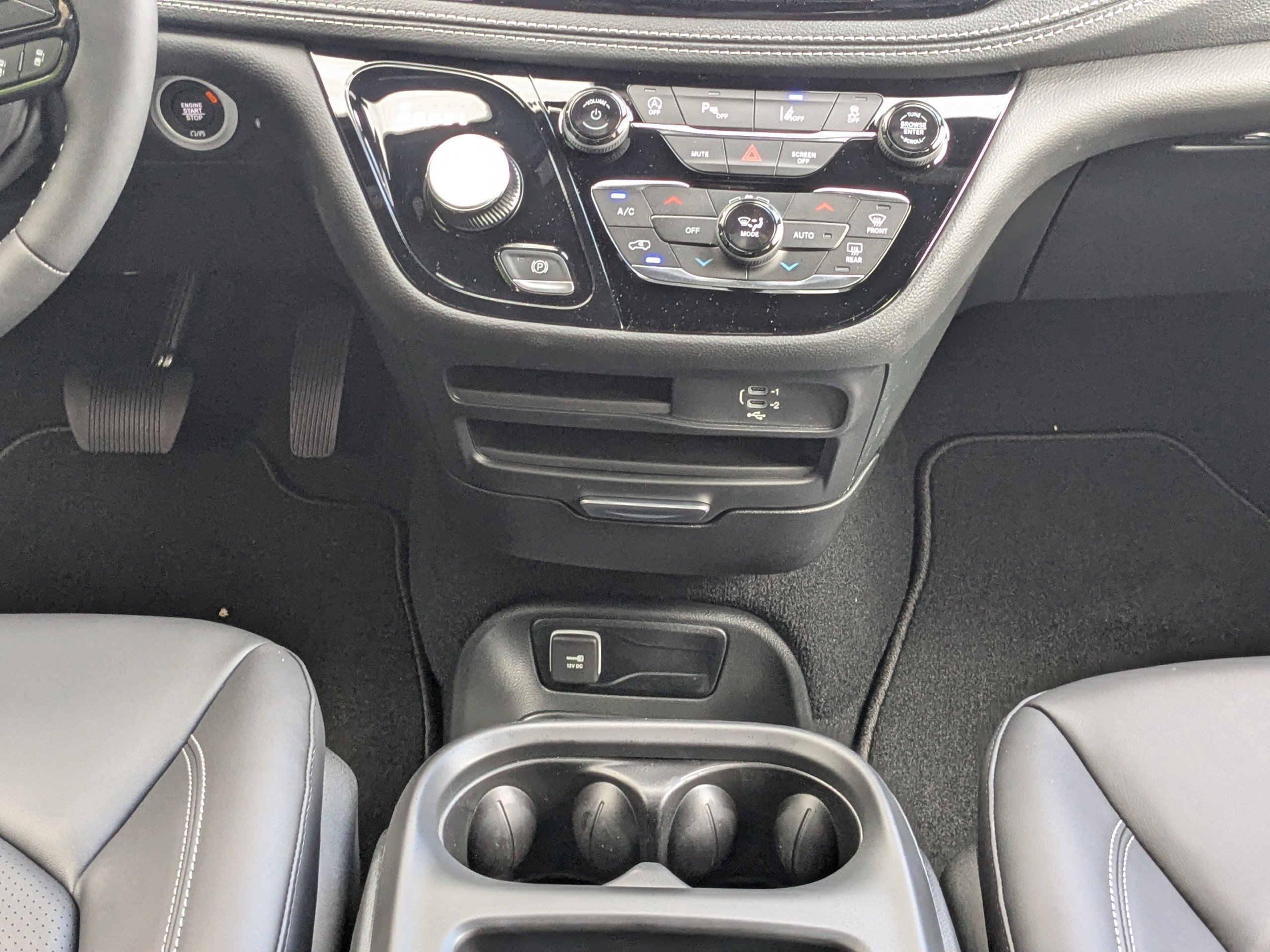New 2026 Chrysler Pacifica Select FWD image 17