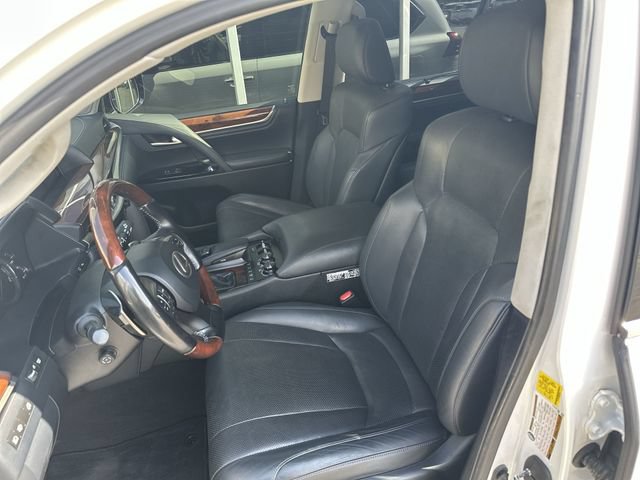 Used 2021 Lexus LX 570 4WD w/ Luxury Package image 12