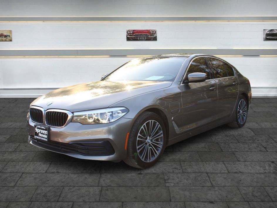 Used 2019 BMW 530e w/ Convenience Package RWD image 3