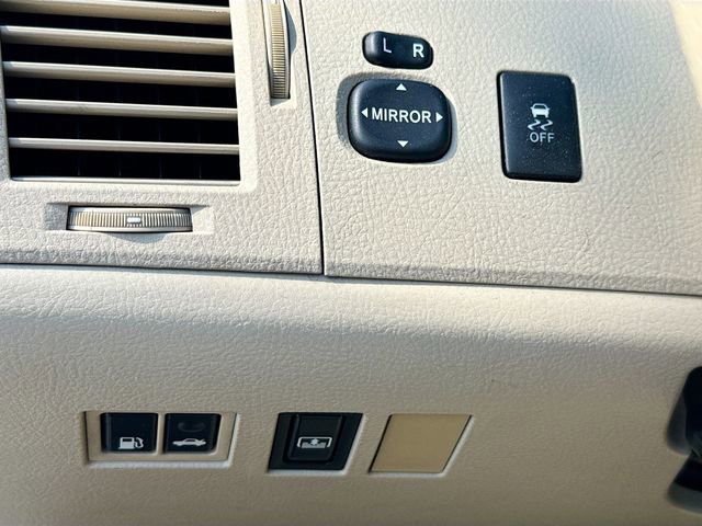 Used 2011 Toyota Avalon Limited image 6