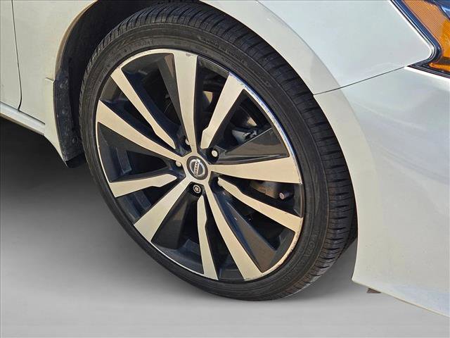 Used 2020 Nissan Altima 2.5 SR w/ Premium Package image 7