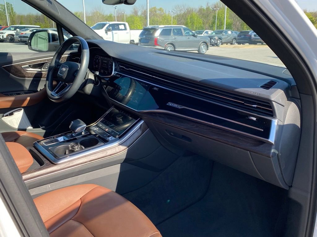 Used 2020 Audi Q7 2.0T Premium Plus w/ Premium Plus Package image 32