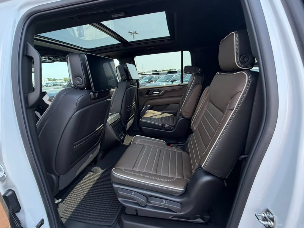 New 2026 GMC Yukon XL Denali Ultimate AWD/4WD image 39