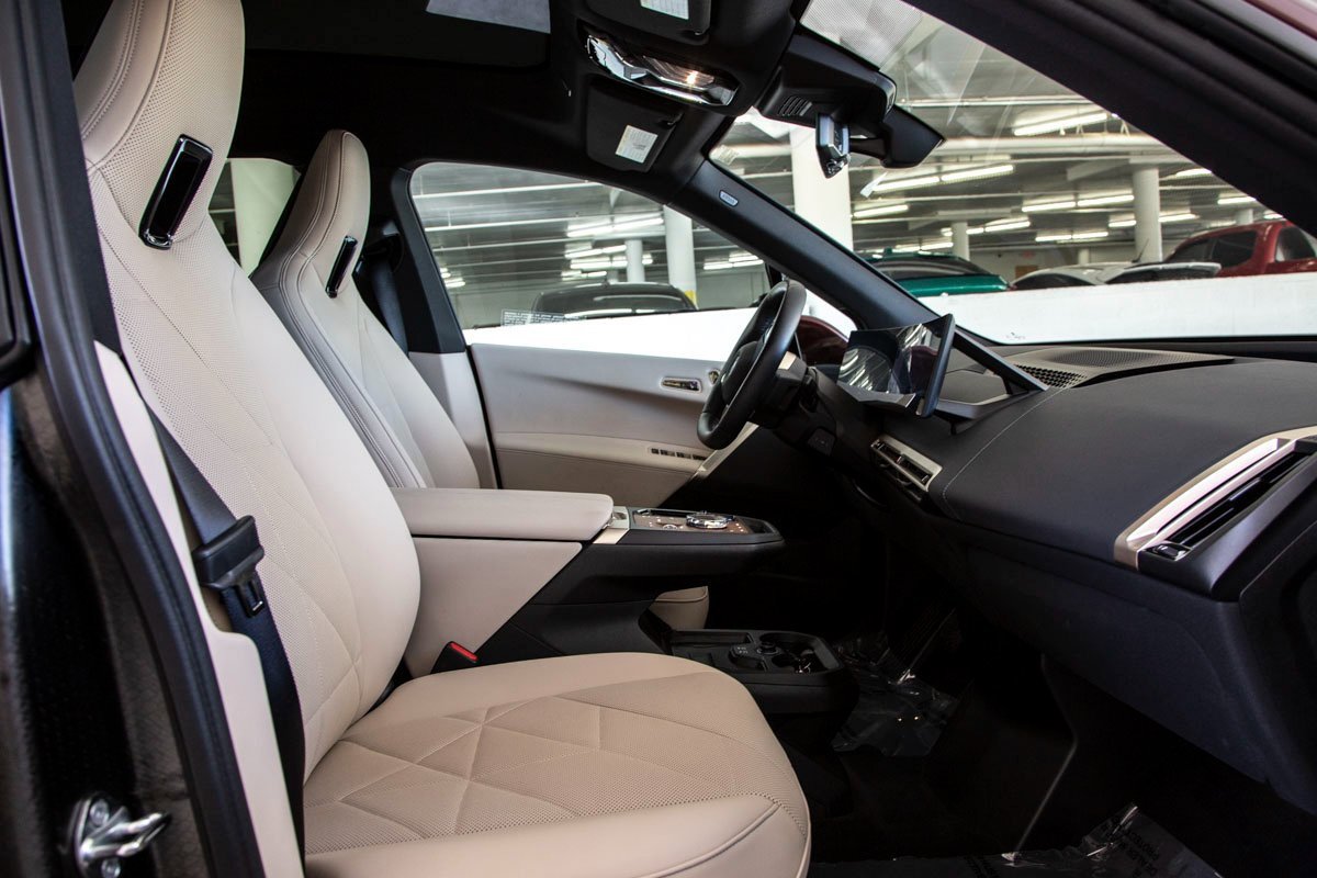 Certified 2023 BMW iX xDrive50 w/ Premium Package image 26