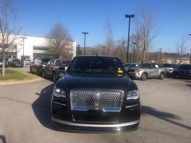 Used 2022 Lincoln Navigator L Reserve image 2