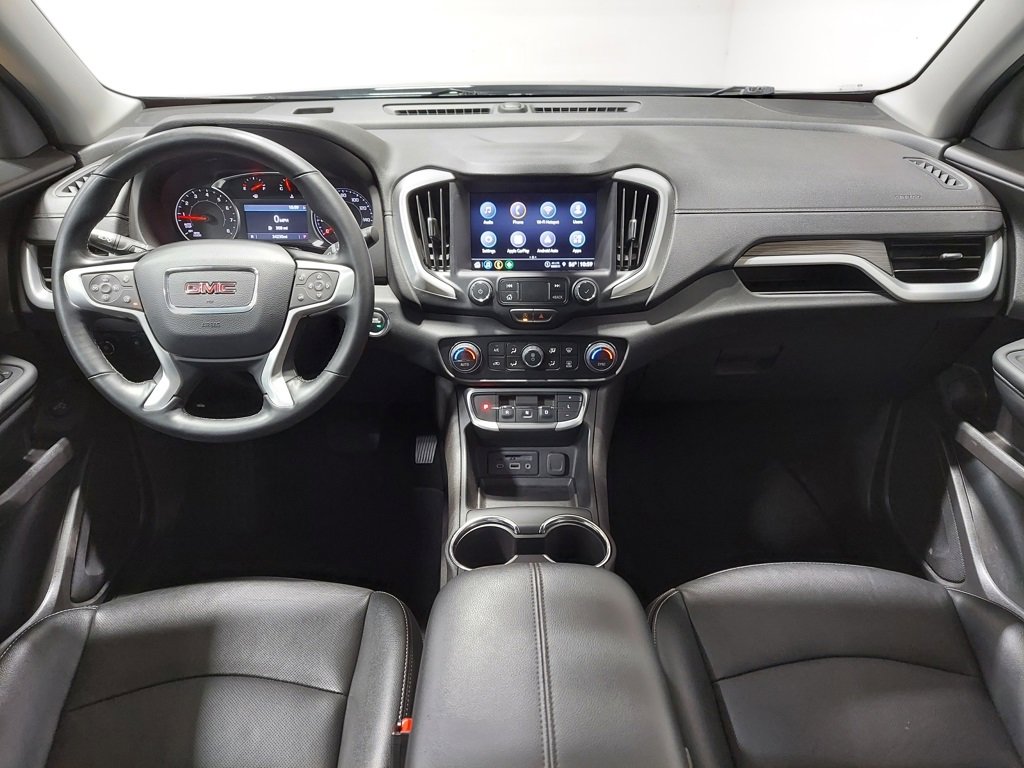 Used 2024 GMC Terrain SLT image 2