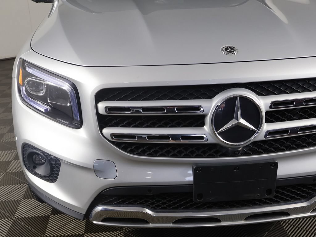 Used 2023 Mercedes-Benz GLB 250 4MATIC w/ Premium Package image 11