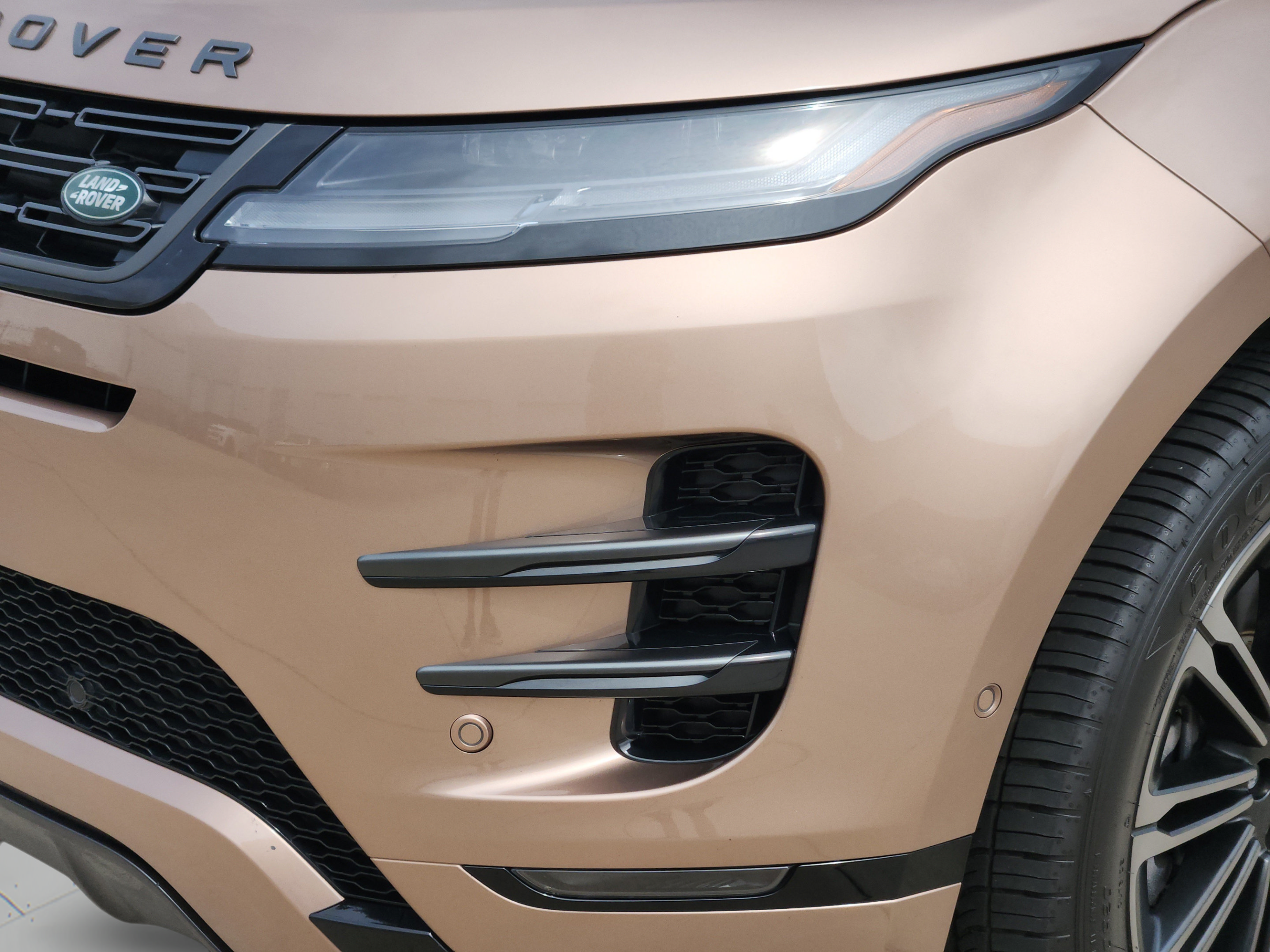 Certified 2026 Land Rover Range Rover Evoque Dynamic SE AWD/4WD image 9