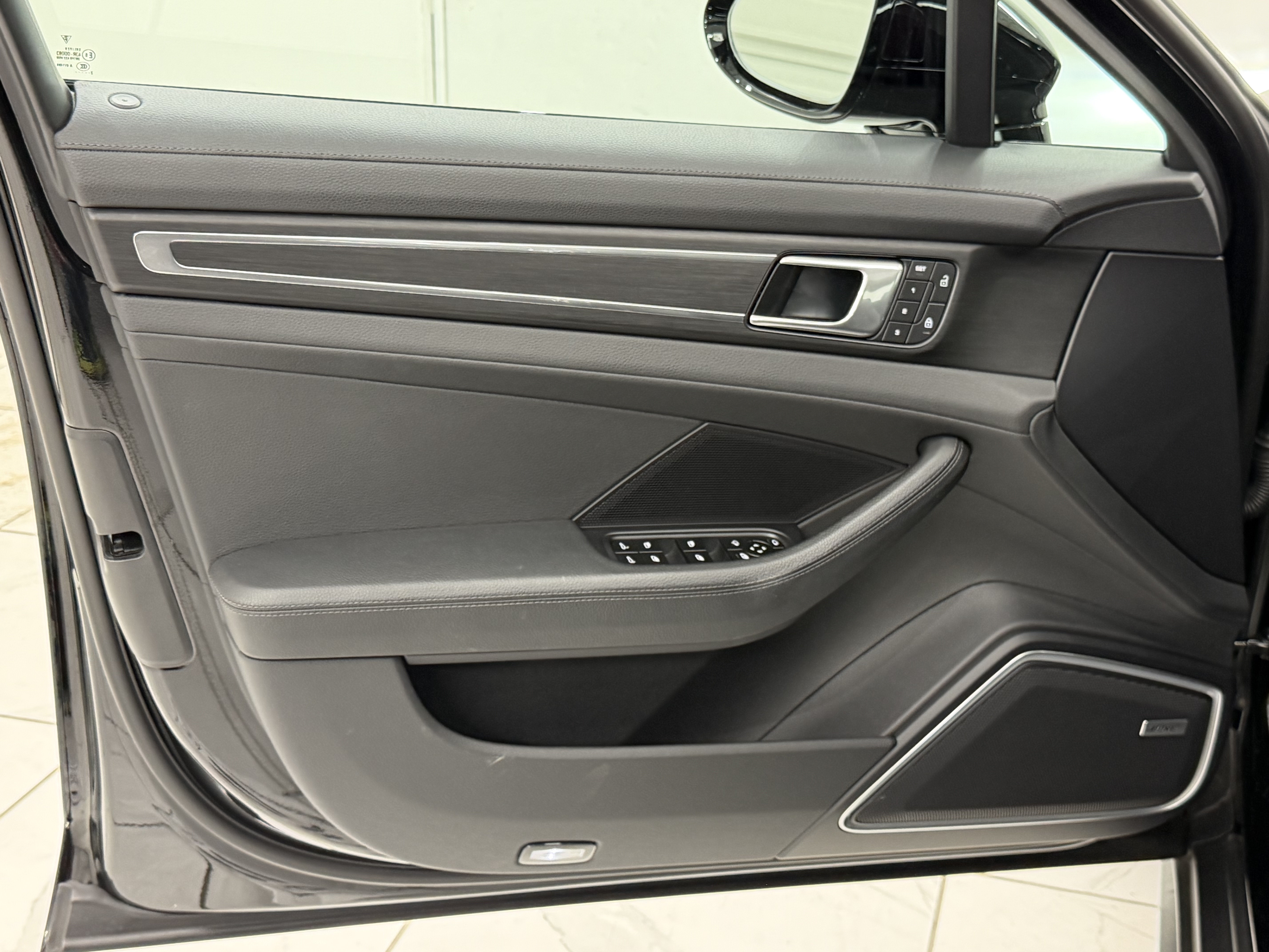 Certified 2023 Porsche Panamera 4 Platinum Edition AWD/4WD image 27