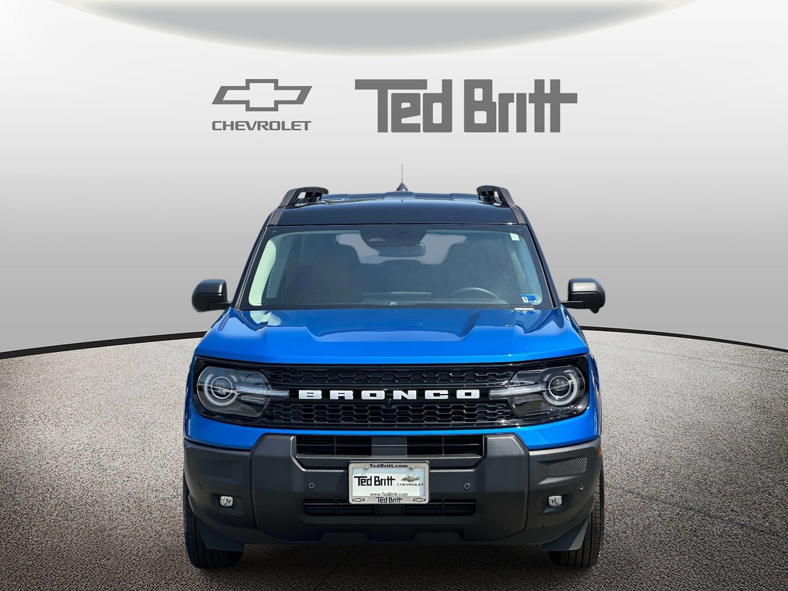 Used 2025 Ford Bronco Sport Outer Banks w/ Outer Banks Tech Package+ AWD/4WD image 2