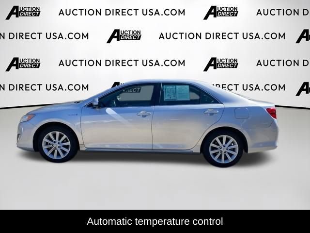 Used 2013 Toyota Camry XLE image 3