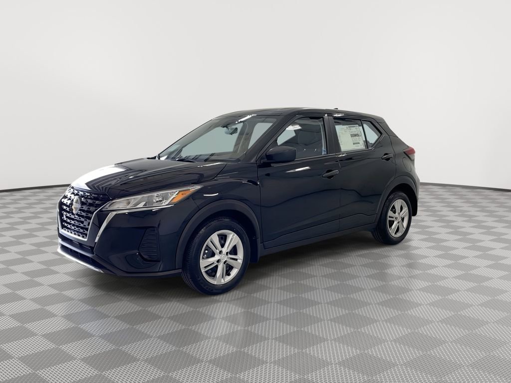 Certified 2025 Nissan Kicks Play S FWD image 6