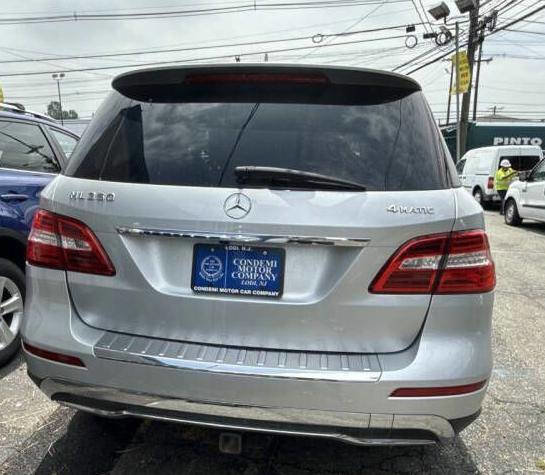 Used 2015 Mercedes-Benz ML 350 4MATIC w/ Premium 1 Package image 5