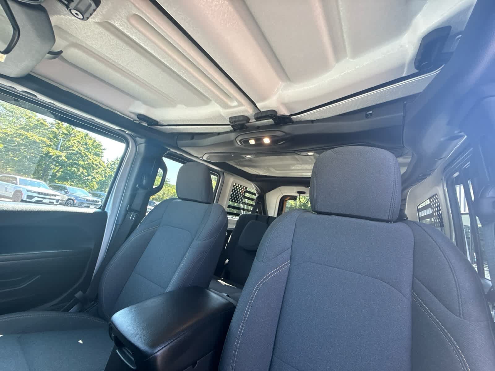 Used 2024 Jeep Wrangler Unlimited AWD/4WD image 17