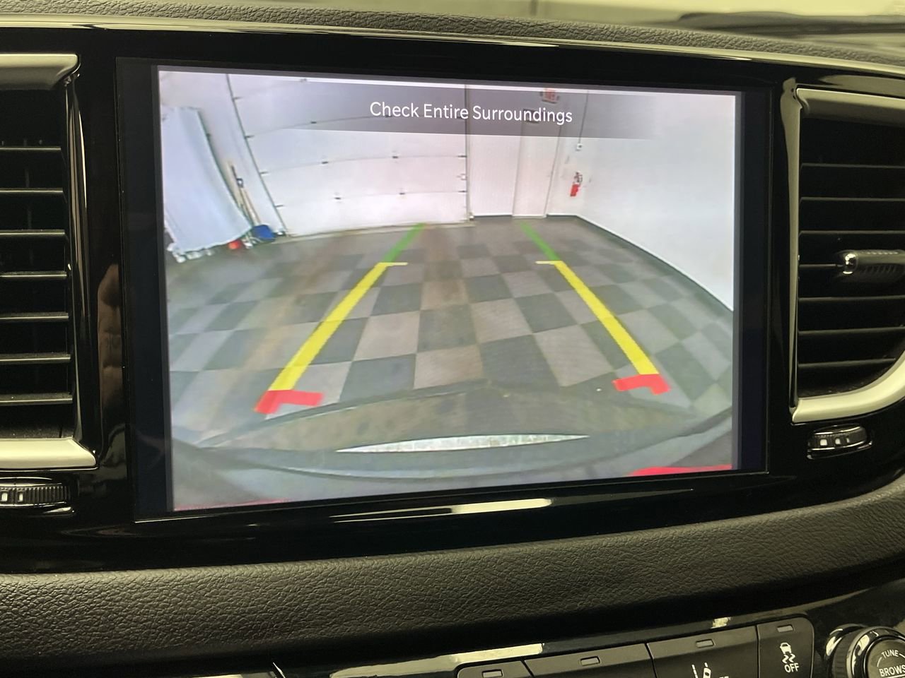 Used 2025 Chrysler Pacifica Select FWD image 5