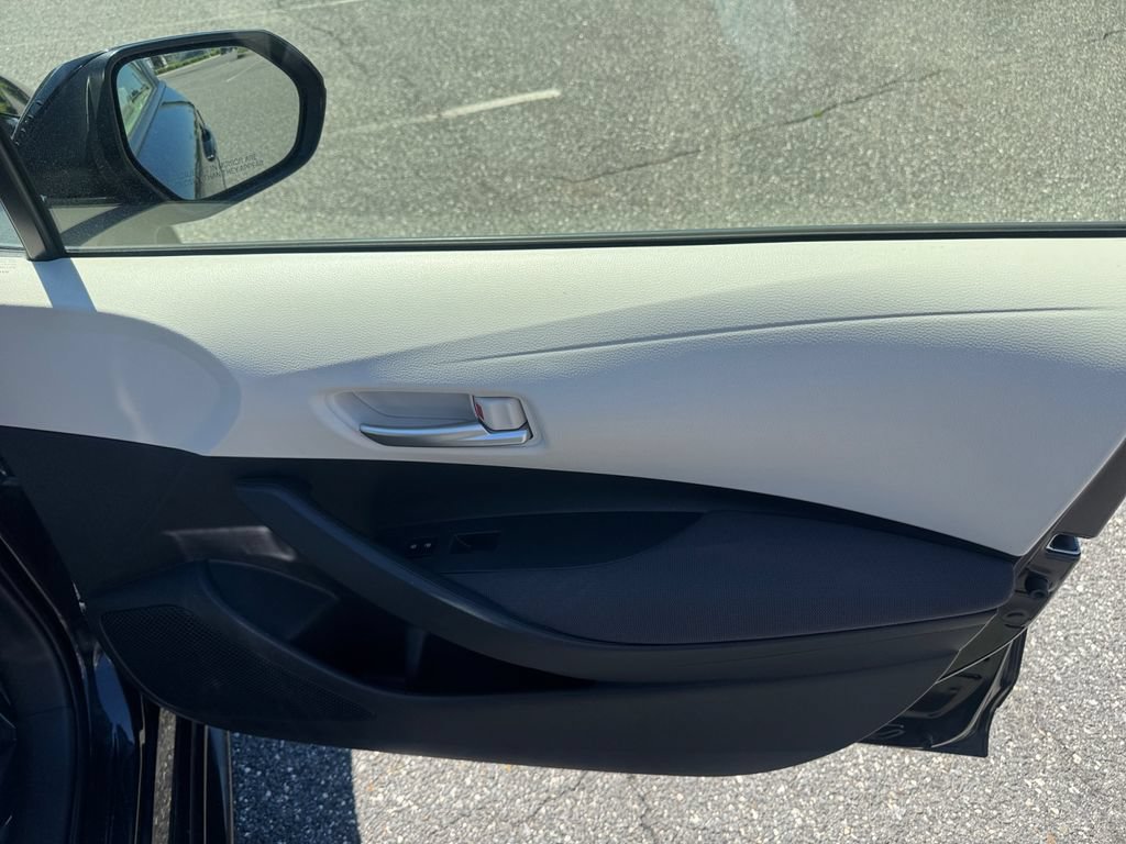 Used 2021 Toyota Corolla LE w/ Carpet Mat Package (TMS) FWD image 17