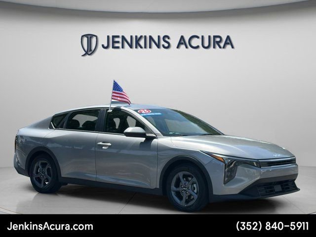 Used 2025 Kia K4 FWD image 1