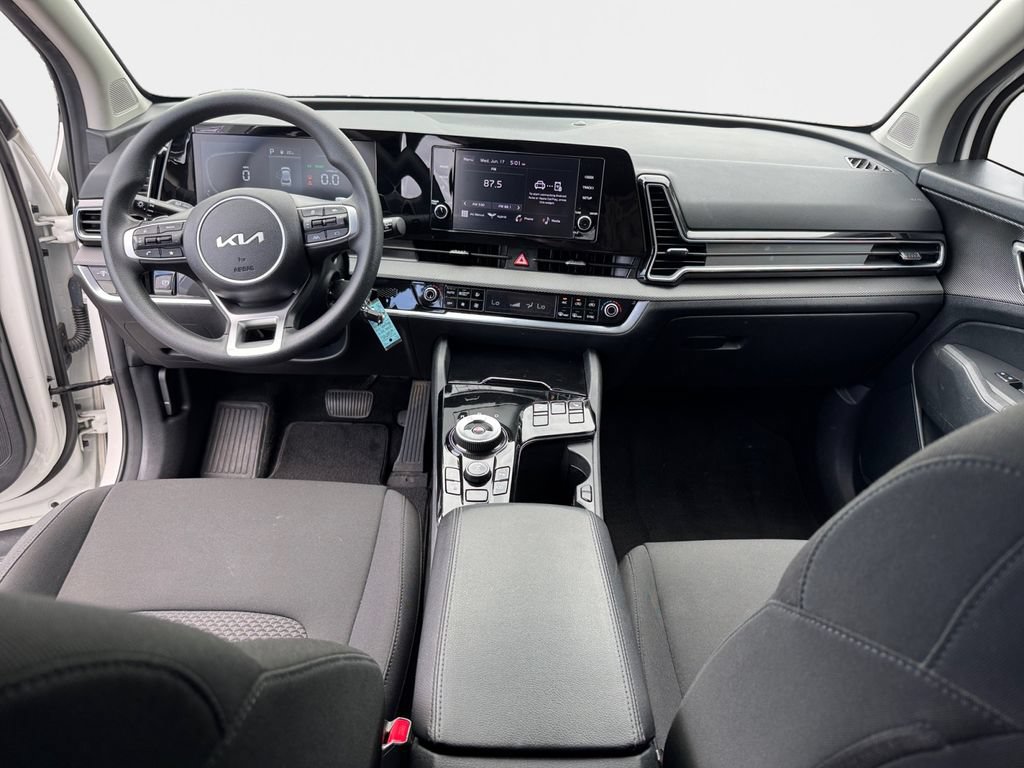 Used 2024 Kia Sportage LX AWD/4WD image 15