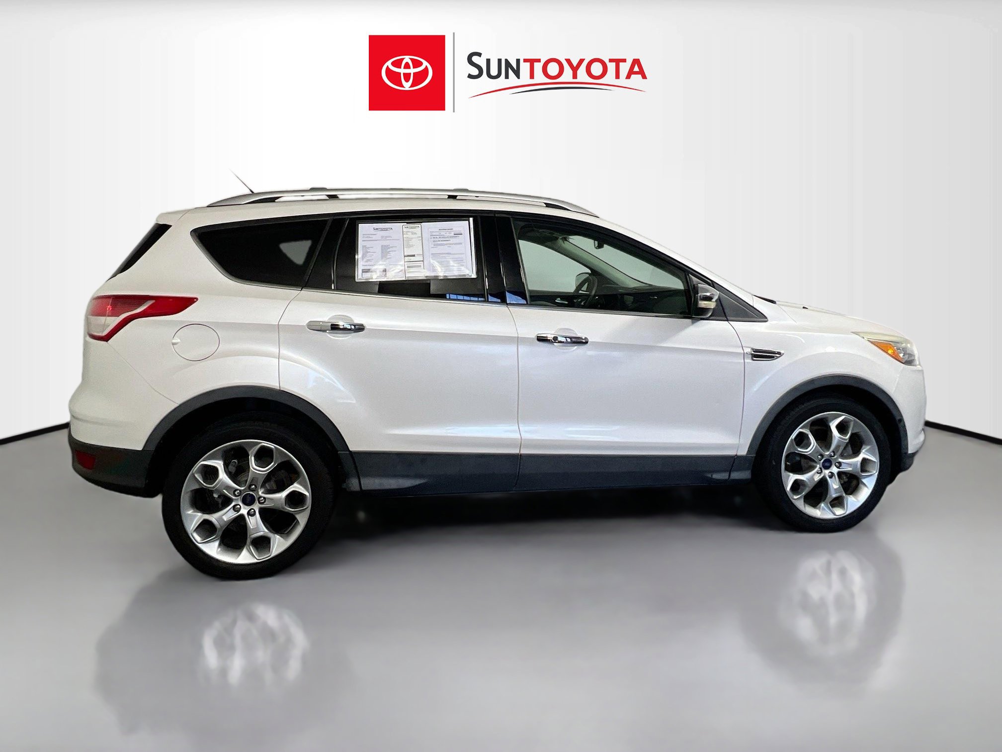 Used 2014 Ford Escape Titanium w/ Equipment Group 401A image 2