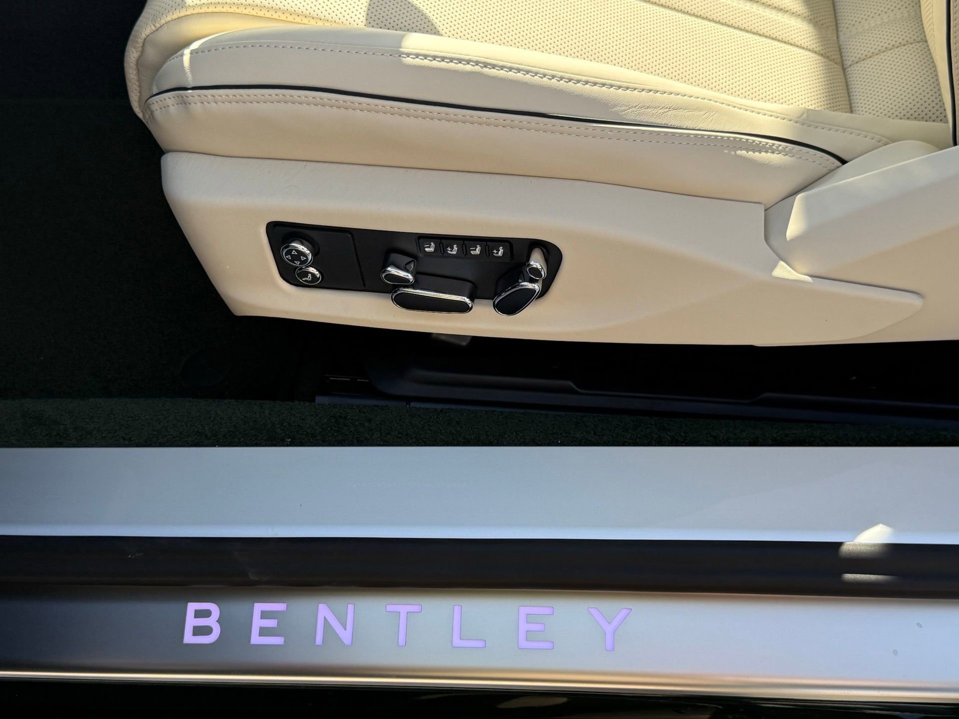 New 2026 Bentley Continental GT AWD/4WD image 32