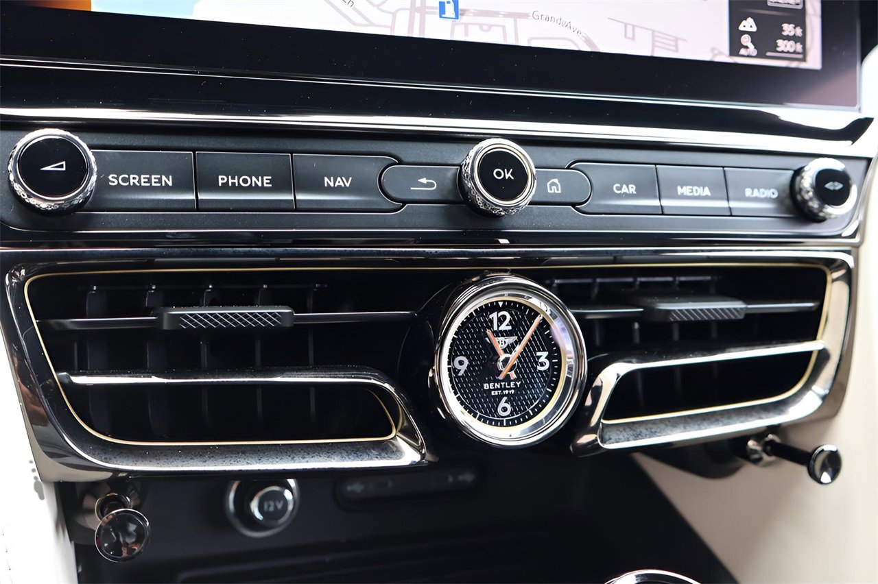 New 2025 Bentley Flying Spur Plug-In Hybrid image 27