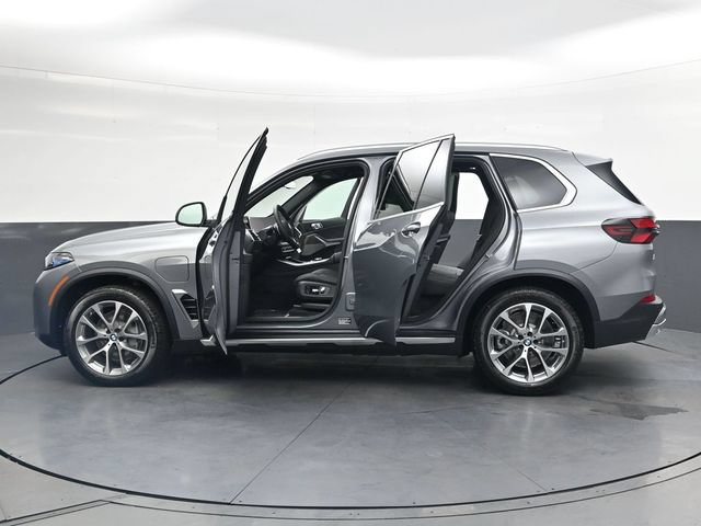 New 2026 BMW X5 xDrive50e AWD/4WD image 38