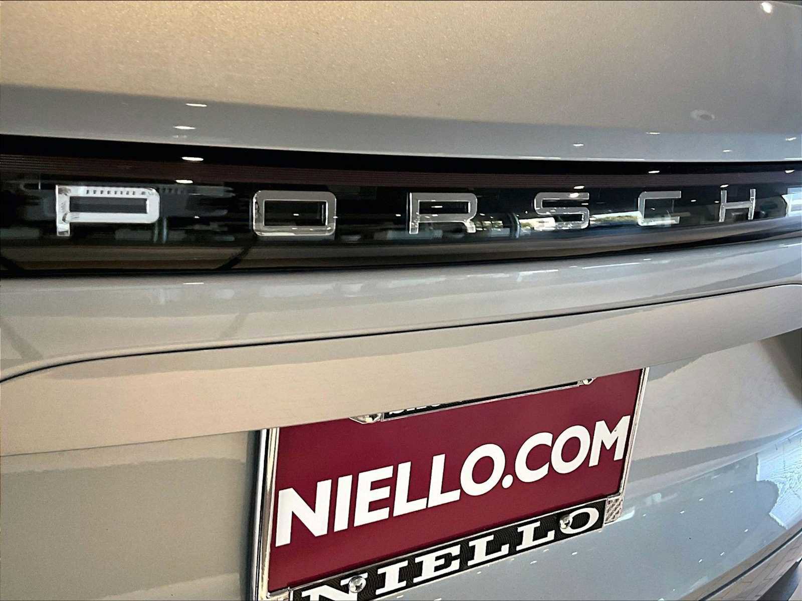 Used 2023 Porsche Cayenne image 38