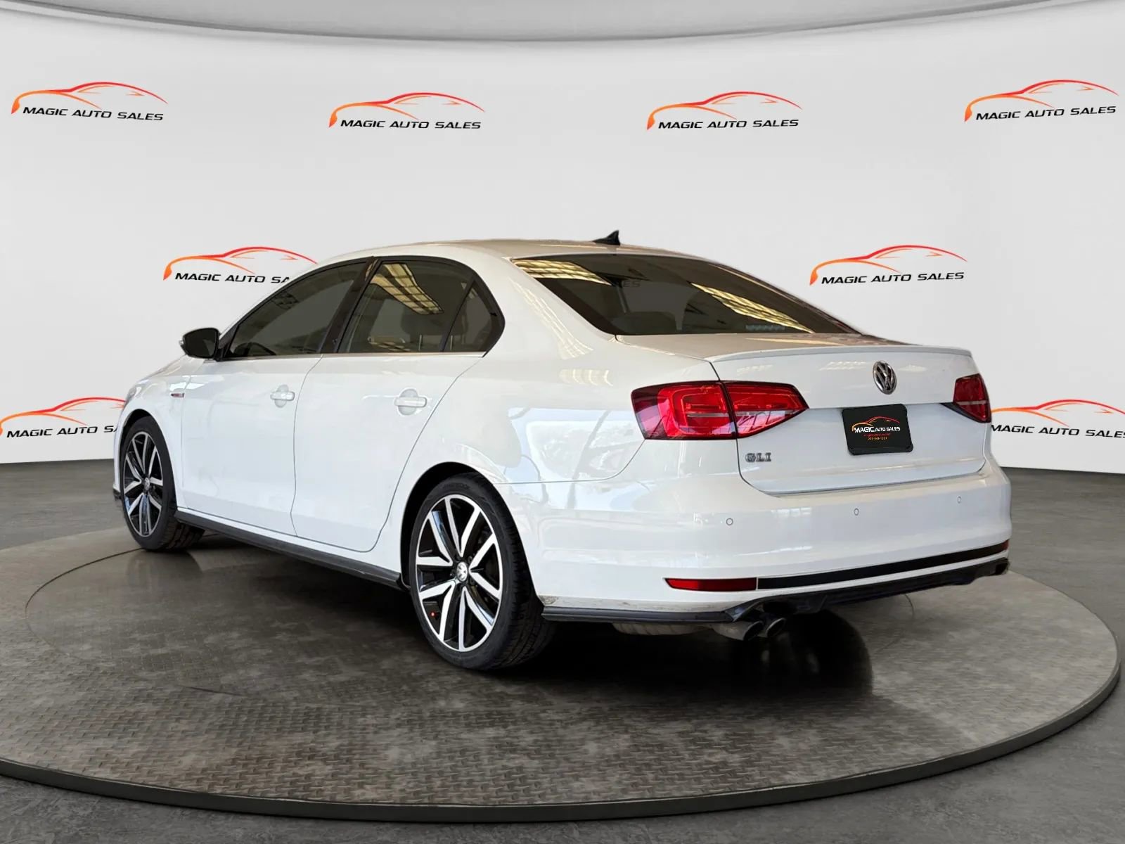 Used 2018 Volkswagen Jetta GLI image 45