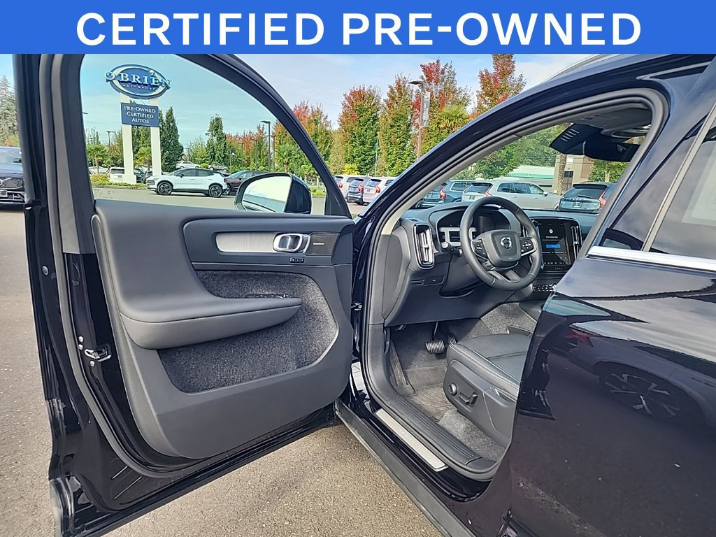 Used 2024 Volvo XC40 B5 Plus w/ Protection Package Premier AWD/4WD image 9