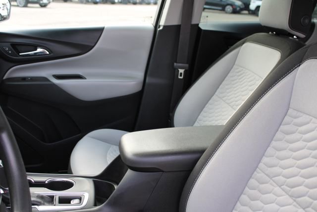 Used 2021 Chevrolet Equinox LS image 25