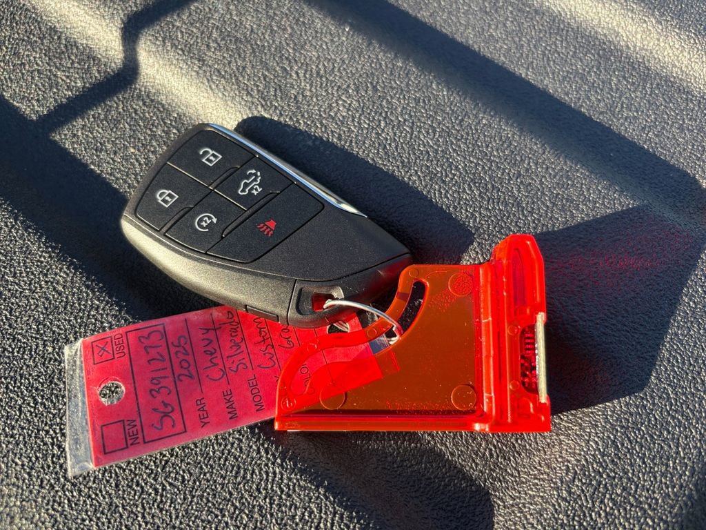 Used 2025 Chevrolet Silverado 1500 Custom image 32