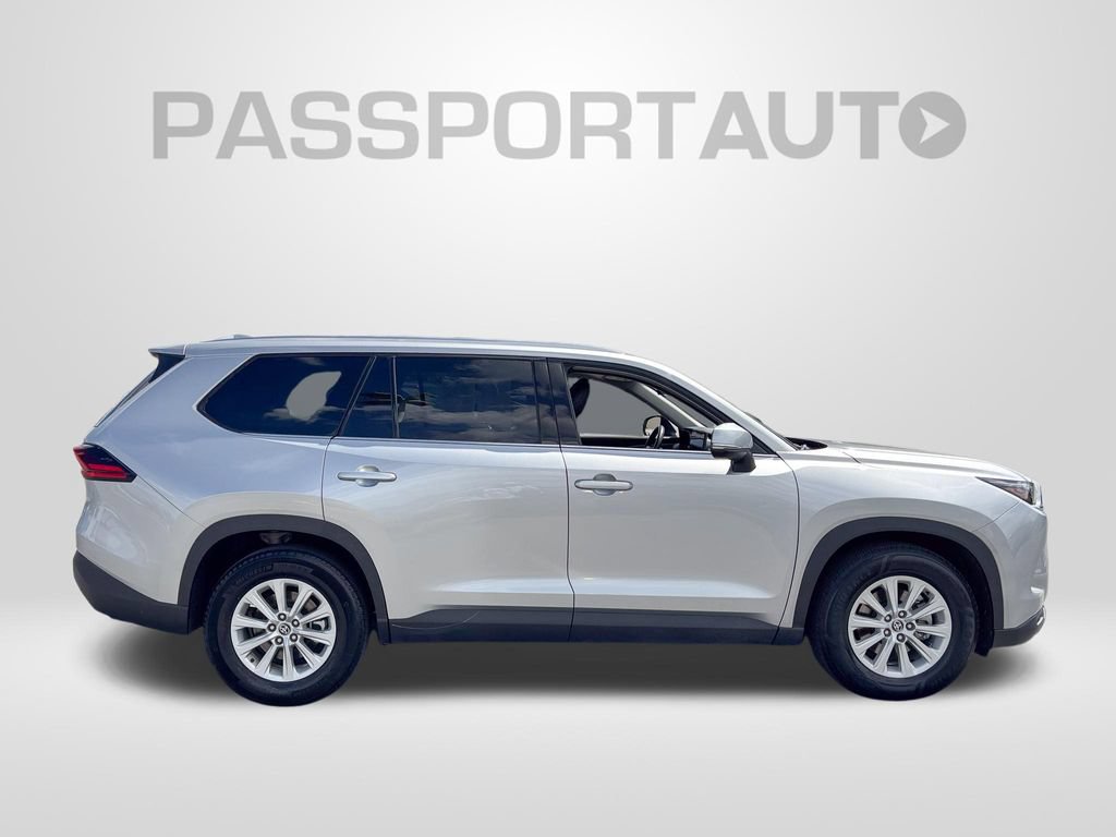 Used 2025 Toyota Grand Highlander AWD image 9