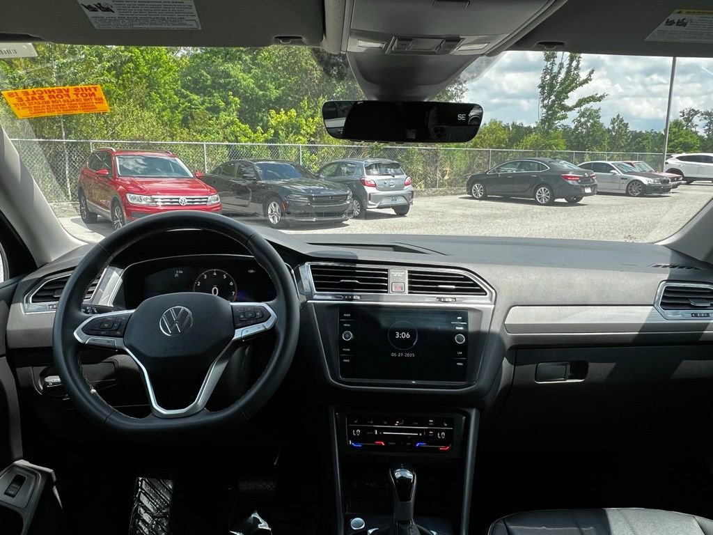 Used 2024 Volkswagen Tiguan SE image 14