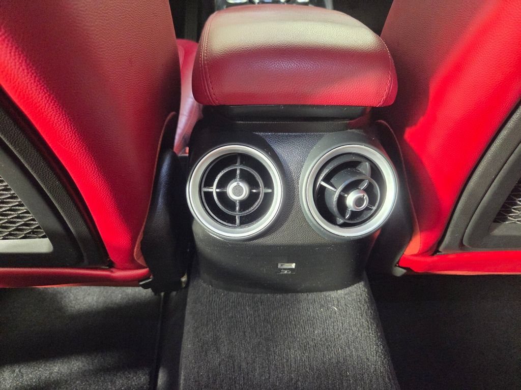 Used 2020 Alfa Romeo Giulia RWD image 23