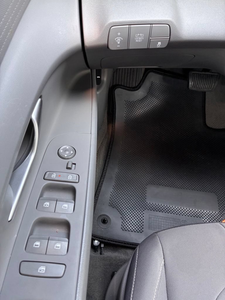Used 2025 Hyundai Elantra Hybrid FWD image 22