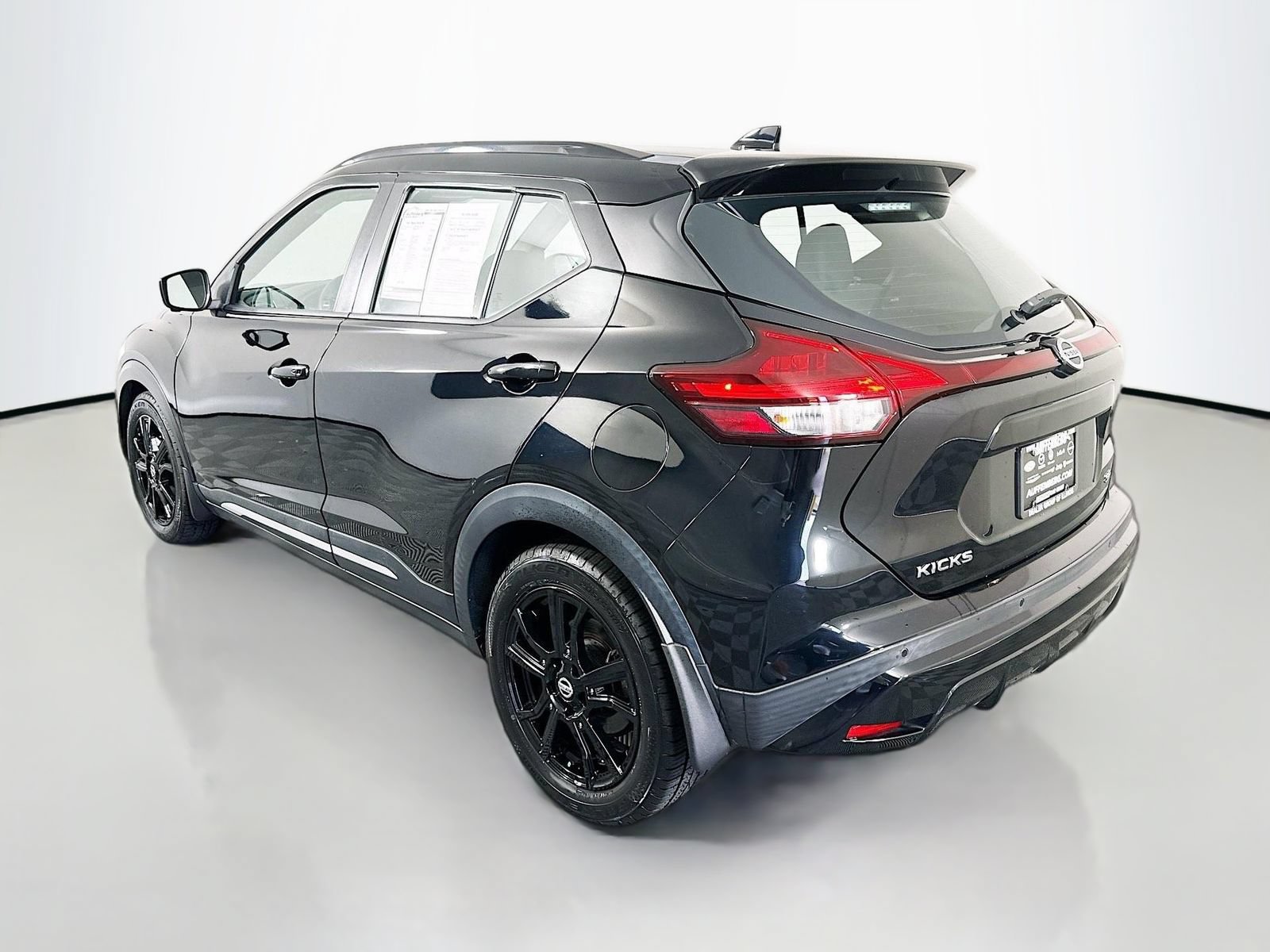 Used 2021 Nissan Kicks SR FWD image 5