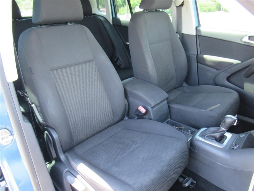 Used 2017 Volkswagen Tiguan Limited w/ Premium Package FWD image 9