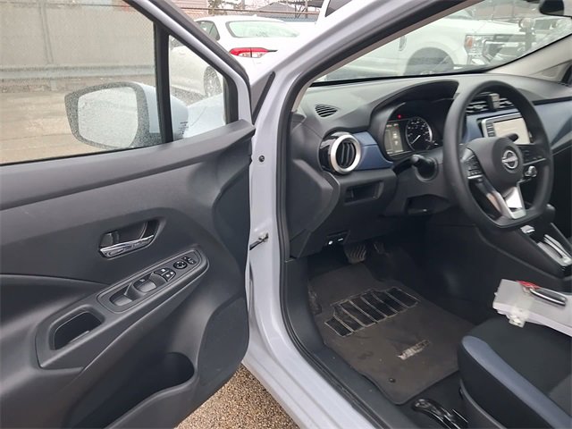 Used 2025 Nissan Versa SV image 10