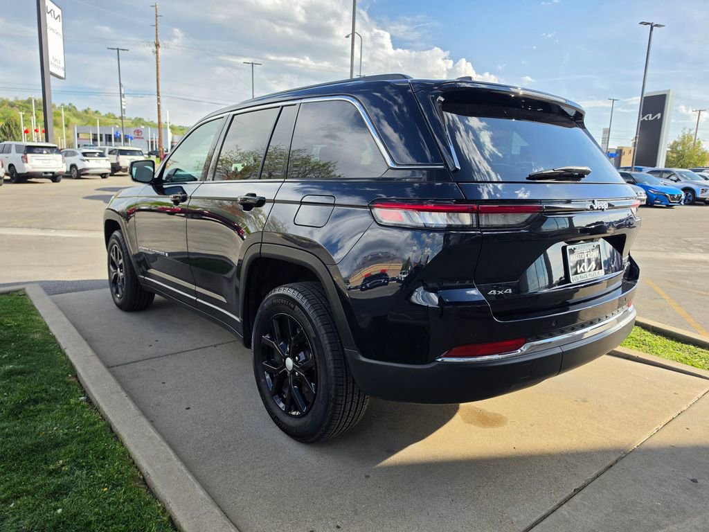 Used 2024 Jeep Grand Cherokee Limited w/ Trailer Tow Package image 7