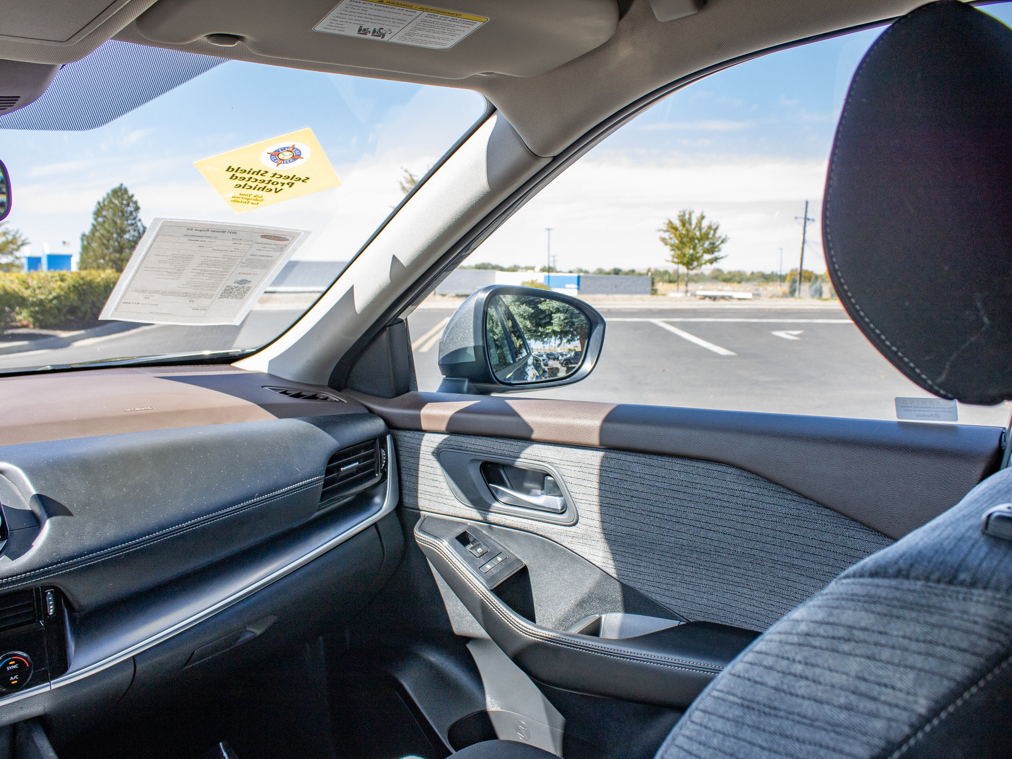 Used 2021 Nissan Rogue SV AWD/4WD image 19